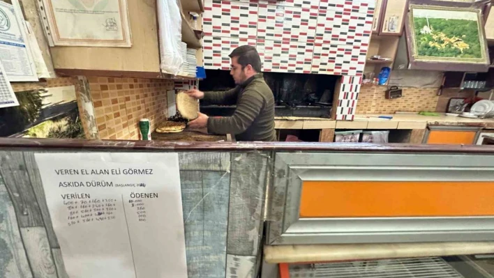 Malatya'da 'askıda kebap' kampanyası ile ihtiyaç sahiplerine ücretsiz dürüm