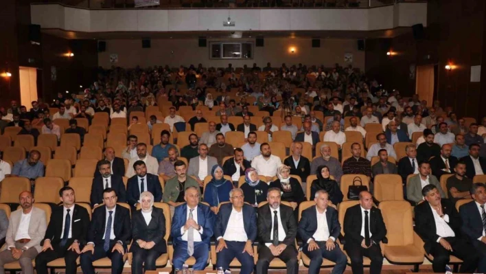 Malatya'da 'İstikamet rehberi olarak peygamber' konferansı