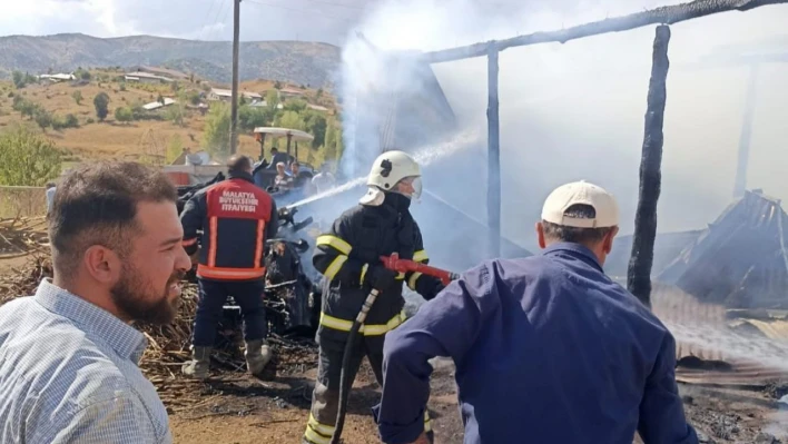 Malatya'da ahır yangını: 10 büyükbaş hayvan telef oldu