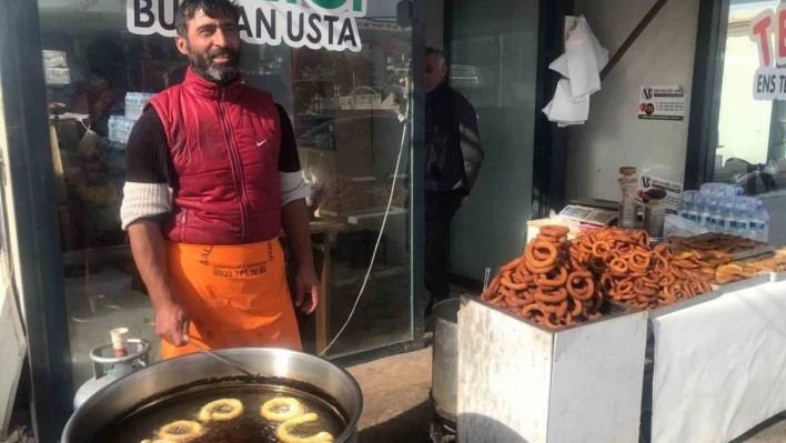 Malatya'da esnafın konteynerde Ramazan mesaisi