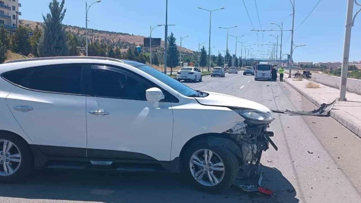 Malatya'da iki ayrı trafik kazasında 2 kişi yaralandı