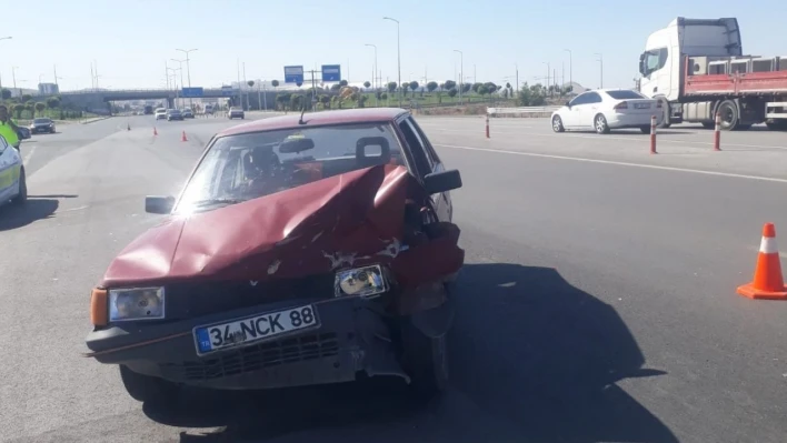 Malatya'da iki otomobil çarpıştı: 2 yaralı