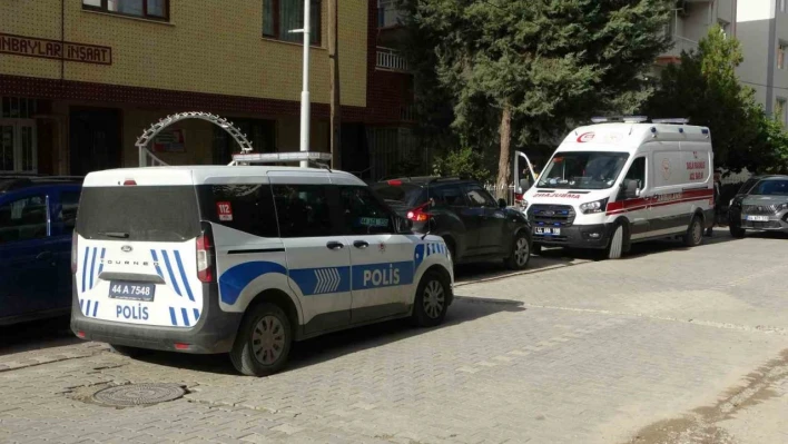 Malatya'da inşaattan düşen işçi hayatını kaybetti