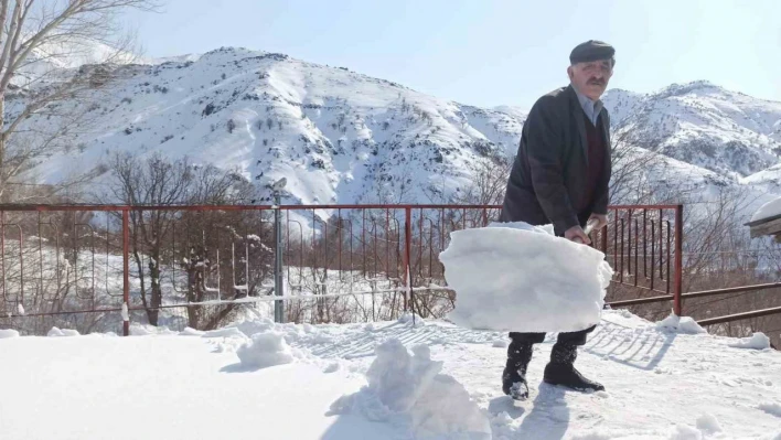 Malatya'da kar kalınlığı 1 metreyi geçti, zorlu mücadele dronla görüntülendi