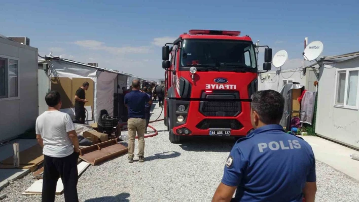 Malatya'da konteyner kentte korkutan yangın