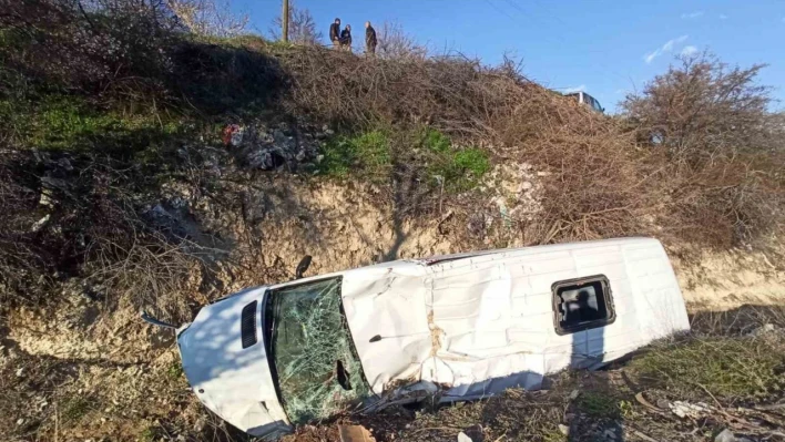 Malatya'da öğrenci servisi dere yatağına devrildi: 5 yaralı