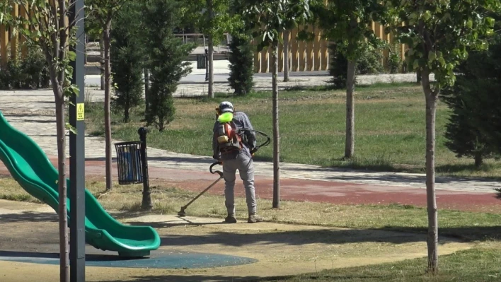 Malatya'da parkların bakım ve onarımları sürüyor