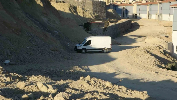 Malatya'da şantiye alanında top mermisi bulundu