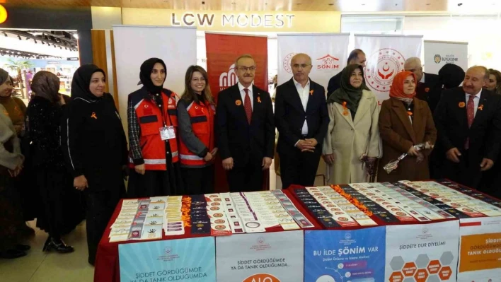 Malatya Park AVM'de kadına yönelik şiddetle mücadele günü etkinliği