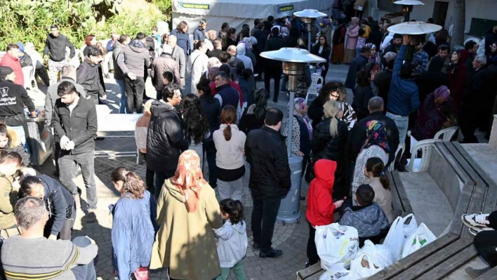 Manavgat Belediyesi'nden, 31 bin 500 depremzedeye  sıcak dokunuş