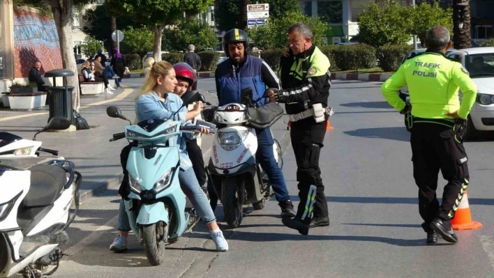 Manavgat'ta denetlenen 300 motosikletten 26'sına ceza uygulandı