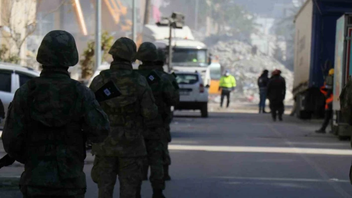 Mehmetçik deprem bölgesinde nöbette