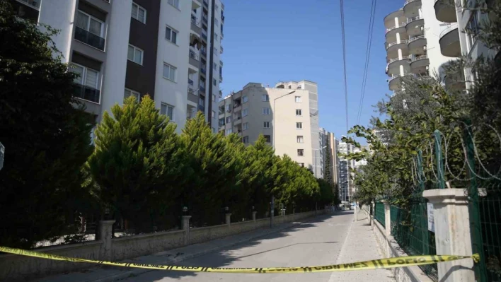 Mersin'de depremden etkilenen 3 bina boşaltıldı