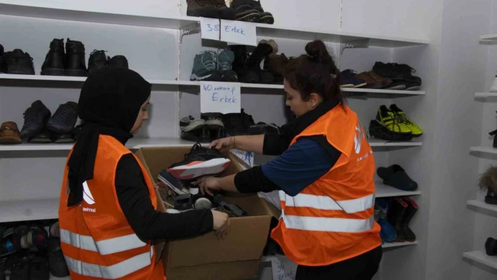 Mersin'de gönüllüler depremzedeler için tek yürek oldu