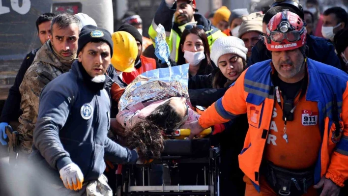 Mersin itfaiyesi 202'nci saatte Emine Akgül'ü kurtardı