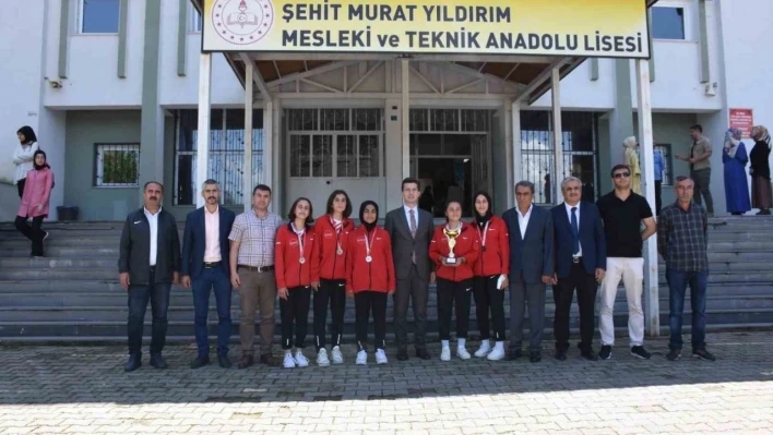 Mesleki ve Teknik Anadolu Lisesinde yıl sonu sergisi