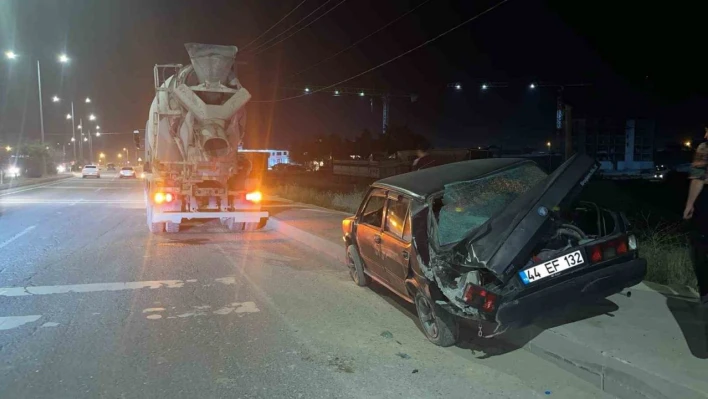 Mikser otomobile çarptı, 1 yaralı