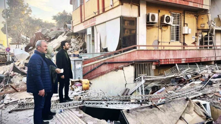 Milletvekili Şahin Tin, depremzedenin yanında