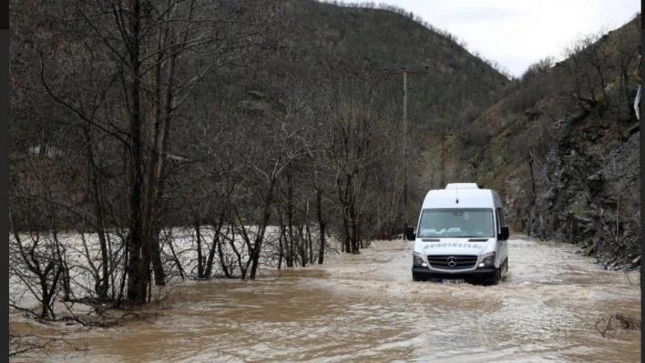 Munzur Çayı taştı, Ovacık yolu ulaşıma kapatıldı