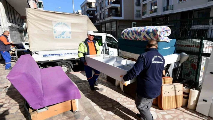 Muratpaşa'da depremzedeler için ev eşyası yardım kampanyası