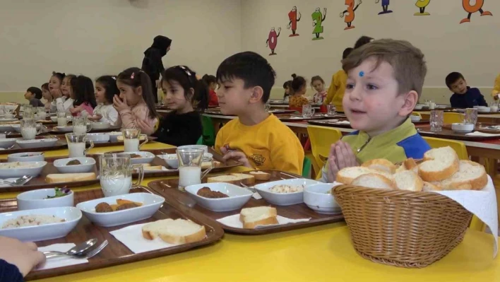 Okul öncesi eğitimde 'ücretsiz yemek' uygulaması başladı