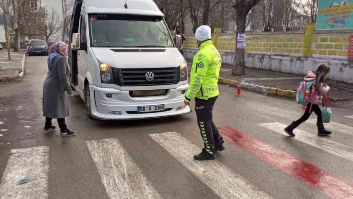 Okullar açıldı, okul servisleri sıkı denetimde