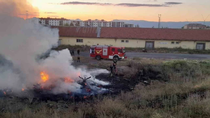 Ot yangını korkuttu