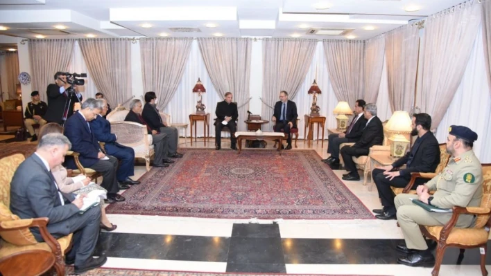 Pakistan Başbakanı Şefir, İslamabad'daki Türk Büyükelçiliğini ziyaret etti