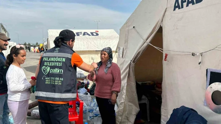 Palandöken ekibi depremzede kadınların hüznünü paylaştı