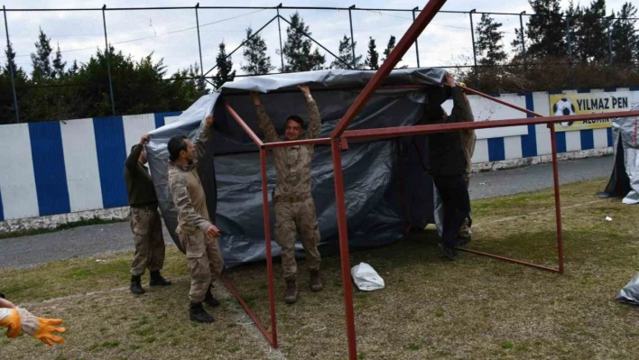 Payas ilçe stadyumuna afetzedeler için çadır kent kuruluyor