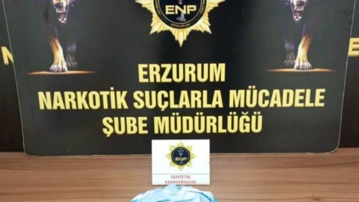 Polisten kaçan şüphelinin yere attığı poşetten 160 gram bonzai çıktı