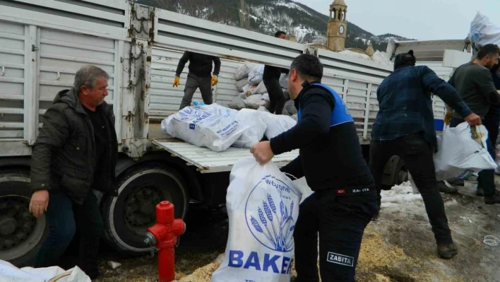 Posof'tan deprem bölgesine yardımlar devam ediyor