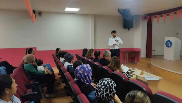 RAM uzmanları Hekimhan'da eğitsel ve rehberlik çalışmaları yürüttü