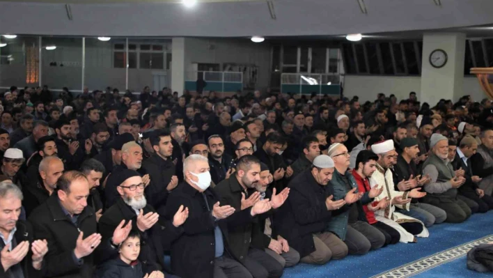 Regaib Kandilinde Terzibaba Camii doldu taştı