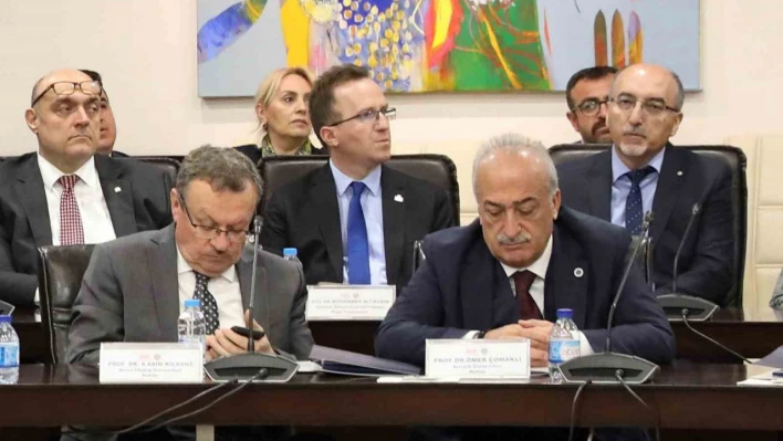 Rektör Çomaklı, araştırma üniversiteleri destek projesi toplantısına katıldı