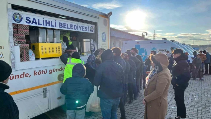 Salihli Belediyesi Adıyaman'da yürekleri ısıtıyor