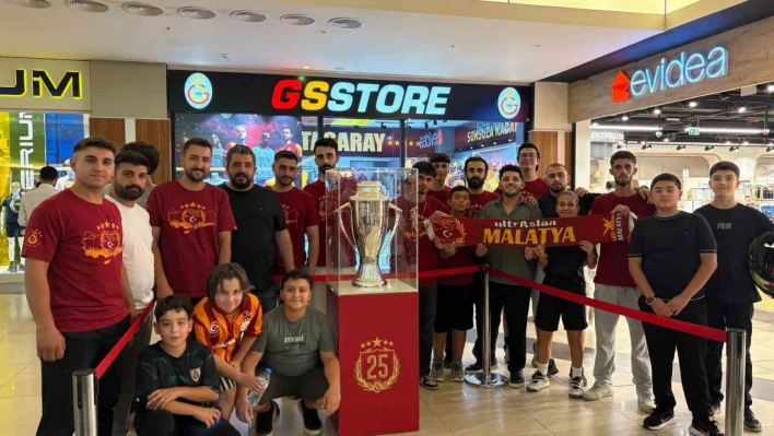 Şampiyonluk kupası Malatya'da taraftarla buluştu