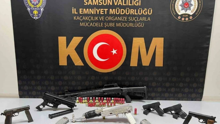 Samsun'da silah operasyonunda 1 Kalaşnikof ve 5 tabanca ele geçirildi: 2 gözaltı