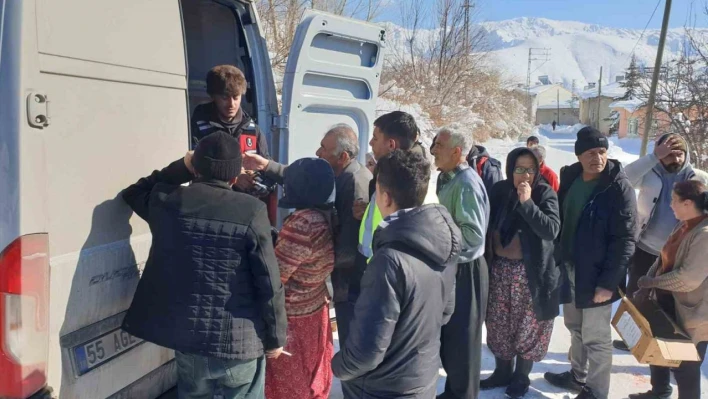 Samsunlu hayırseverler depremzedelerin yanında