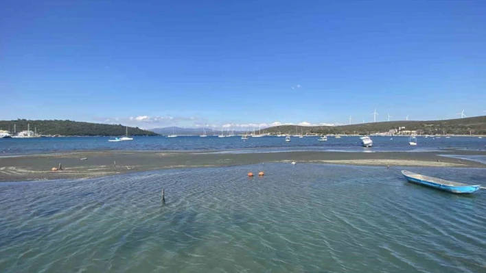 Seferihisar'da deniz 25 metre çekildi