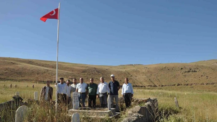 Şehit Bulut kabri başında anıldı