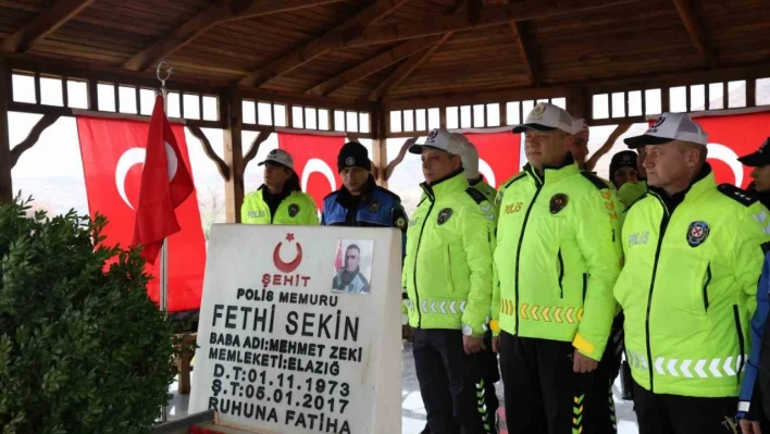 Şehit polis Fethi Sekin kabri başında anıldı