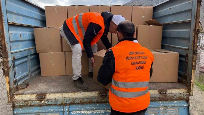 Şemdinli ve Yüksekova'daki 4 bin 350 aileye gıda yardımı