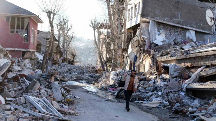 Sessizliğe bürünen Kahramanmaraş'ın ara sokakları havadan görüntülendi