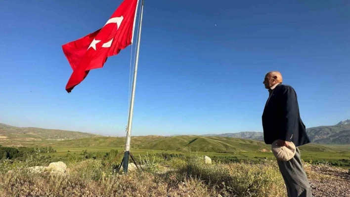 Seyit Tahir Dede'nin hüzünlü bayrak nöbeti