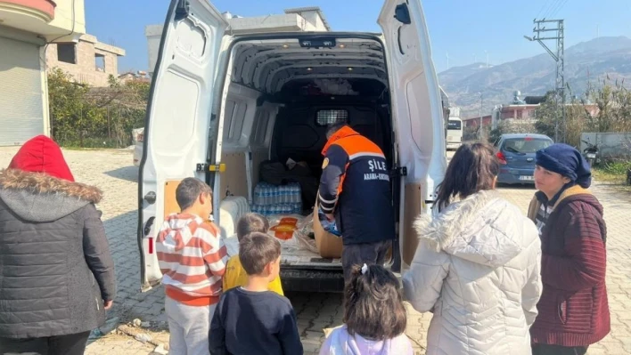 Şile Belediyesi mobil aşevi Antakya'da sıcak yemek dağıtımına başladı