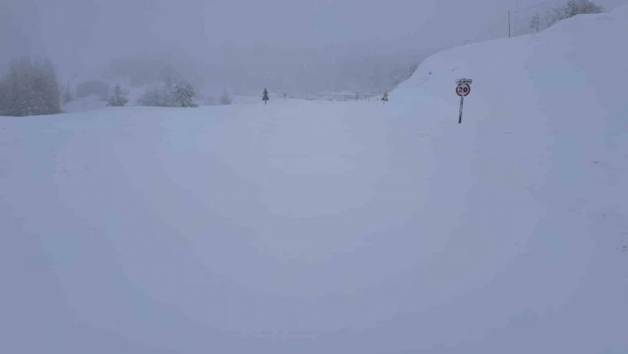 Sinop'ta 2 ilçe köyleri tamamen ulaşıma kapandı