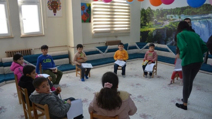 Şırnak'ta 75 depremzede aileye psikolojik destek sağlanıyor