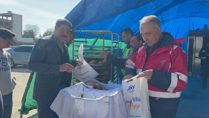 Sultangazi Belediyesi'nden deprem bölgesine sıcak ekmek