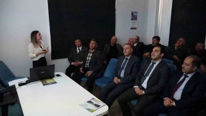 Tatvan'daki muhtarlar sağlık alanında bilgilendirildi